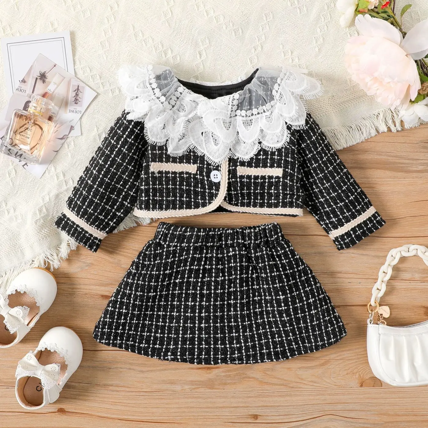0-2 year old infant and female baby spring and autumn style lace lace collar long sleeved top, skirt, small fragrance style set
0-2 year old infant and female baby spring and autumn style lace lace collar long sleeved top, skirt, small fragrance style set