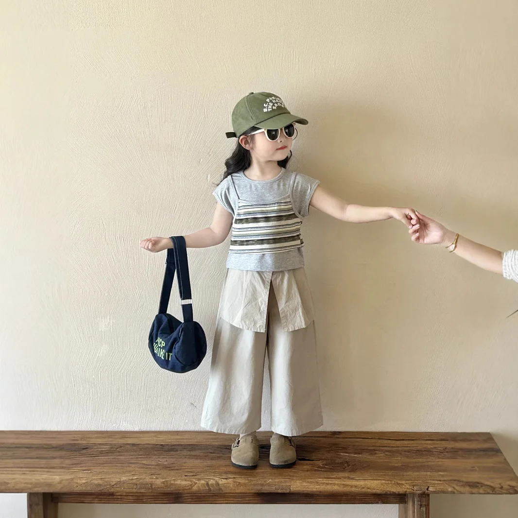 Girls' Korean Fake Two-piece Short-sleeved T-shirt 2025 Summer New Children's Casual Korean Cotton Pants
Girls' Korean Fake Two-piece Short-sleeved T-shirt 2025 Summer New Children's Casual Korean Cotton Pants