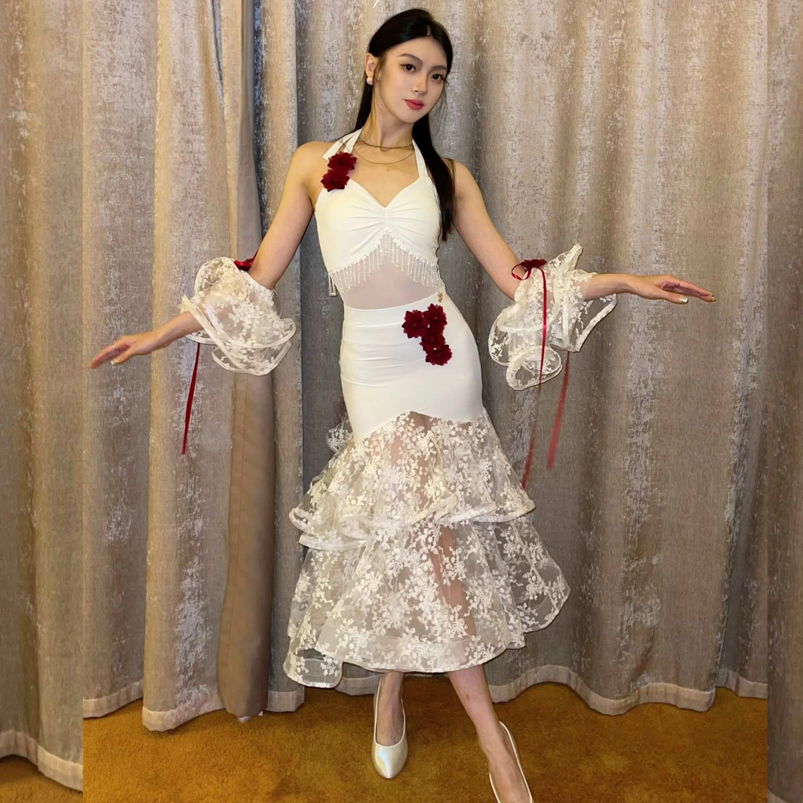 Fairy White Lace Ballroom Dance Dress Women Tops Skirt Performance Costume Prom Waltz Dance Wear Adult Competition Dress NV22097
Fairy White Lace Ballroom Dance Dress Women Tops Skirt Performance Costume Prom Waltz Dance Wear Adult Competition Dress NV22097