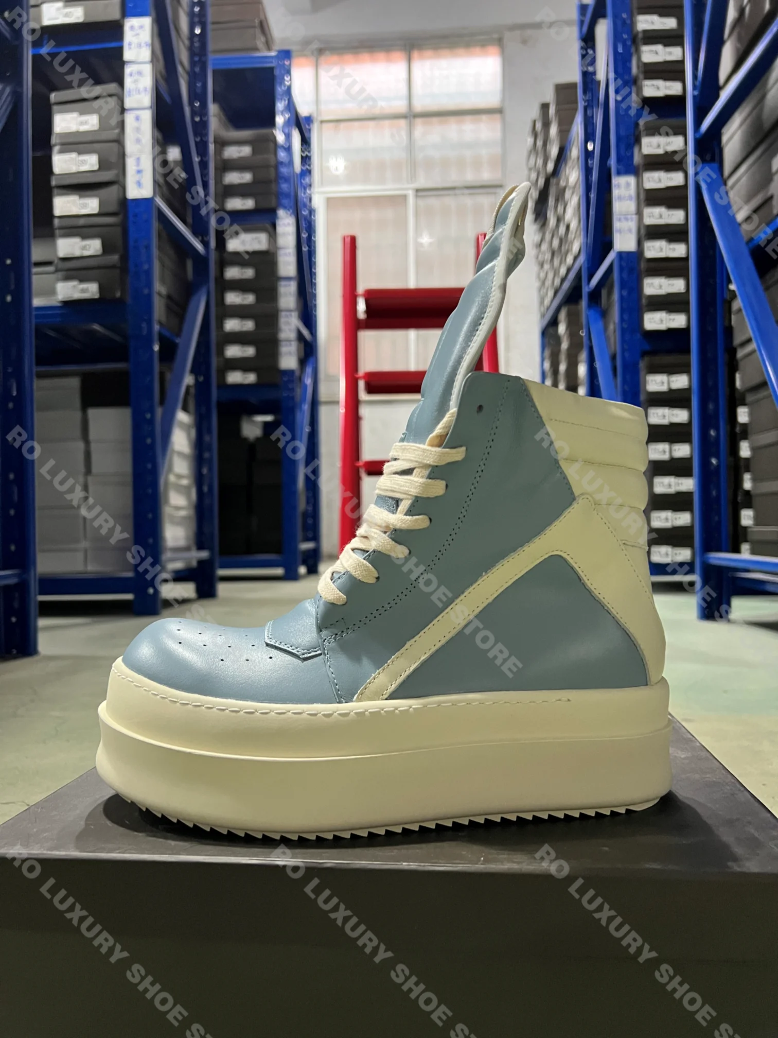 Round Designer Women Ankle Boot Platform 6cm High Original Casual Luxury Girl Dress Blue Owens Leather Zip Flat Street Shoe
Round Designer Women Ankle Boot Platform 6cm High Original Casual Luxury Girl Dress Blue Owens Leather Zip Flat Street Shoe