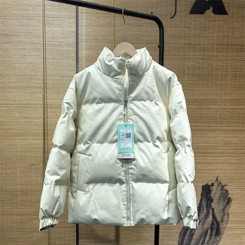 Мужской новый свободный хлебный костюм с воротником-стойкой и карманом на молнии, модная однотонная куртка с длинными рукавами
Мужской новый свободный хлебный костюм с воротником-стойкой и карманом на молнии, модная однотонная куртка с длинными рукавами