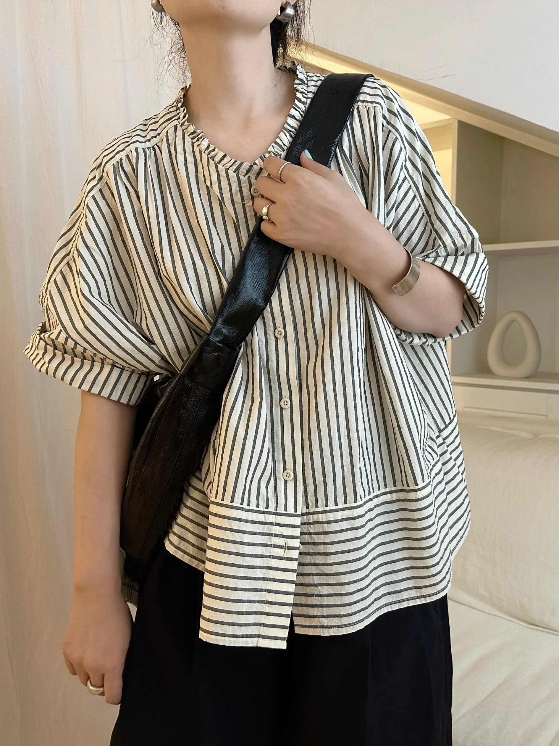 Casual Loose Cotton Shirt Women's plus Size Fashionable Striped Top Breathable Short Sleeve round Neck Single Button Closure
Casual Loose Cotton Shirt Women's plus Size Fashionable Striped Top Breathable Short Sleeve round Neck Single Button Closure