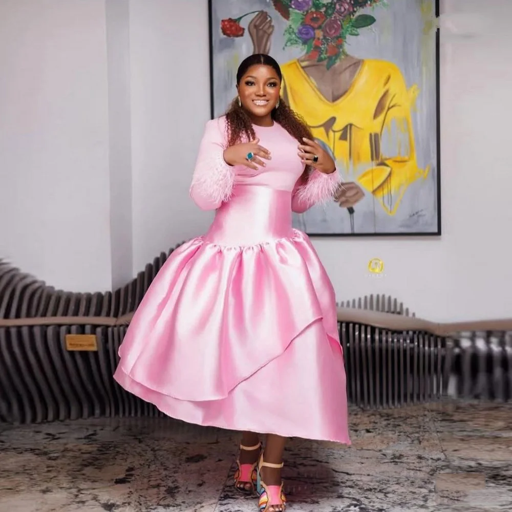 New Arrival Pink Prom Gown Feather Waist Fitted Full Sleeves Prom Party Dresses Ostrich Ruched Long Prom Gown Satin Puffy Skirt
New Arrival Pink Prom Gown Feather Waist Fitted Full Sleeves Prom Party Dresses Ostrich Ruched Long Prom Gown Satin Puffy Skirt
