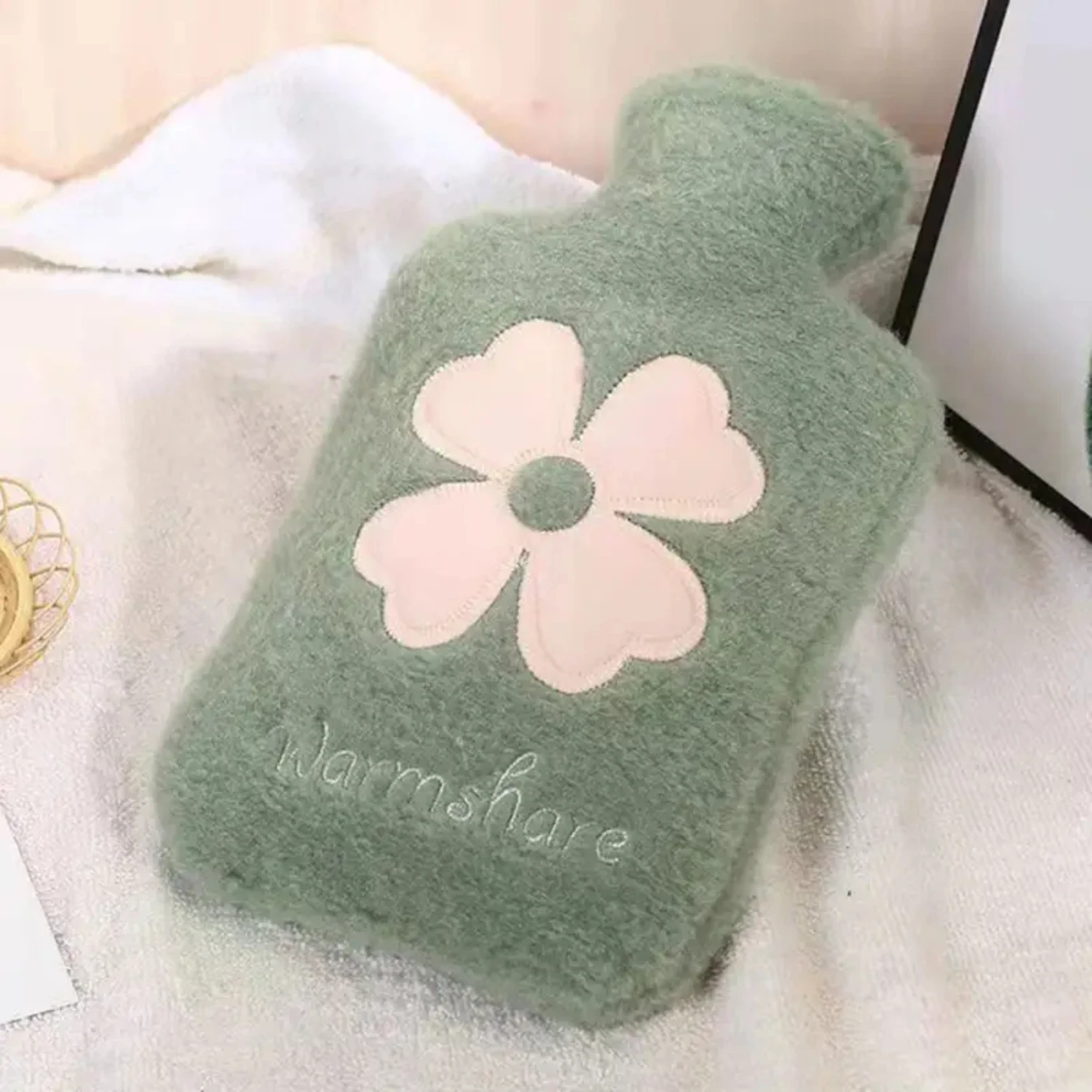 1pc Cute Short Plush Hot Water Bottle, 17.59/35.19oz, Leak-Proof Warm Water Bag for Hand & Stomach Warmer
1pc Cute Short Plush Hot Water Bottle, 17.59/35.19oz, Leak-Proof Warm Water Bag for Hand & Stomach Warmer