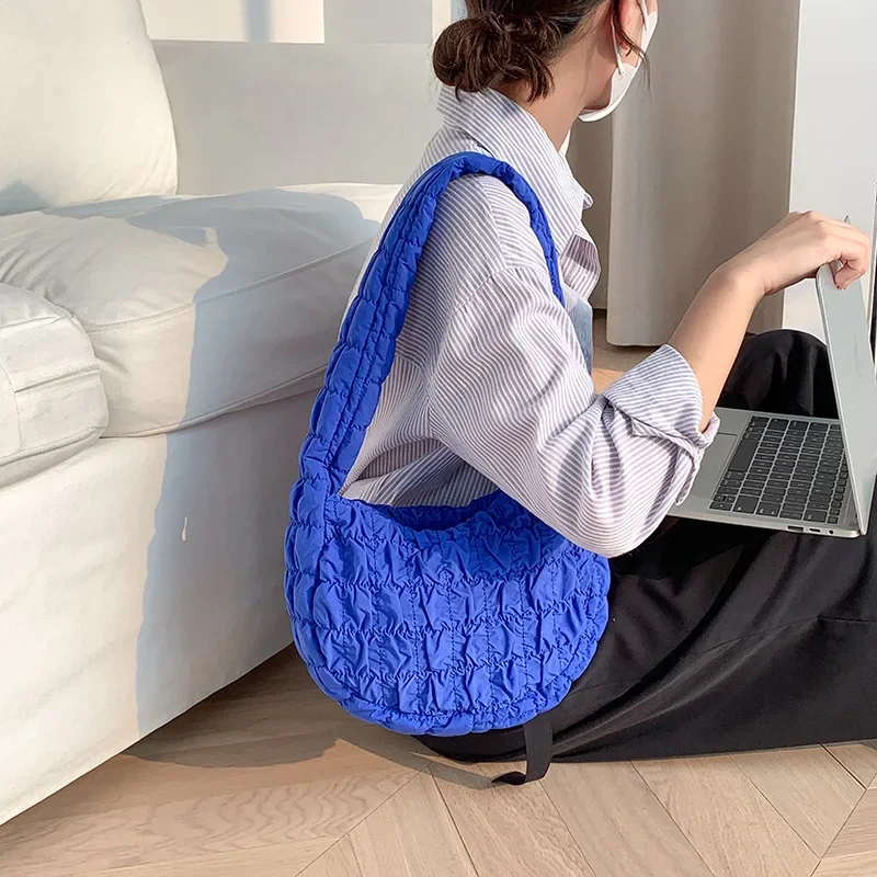Casual Ruched Quilted Women Shoulder Bags Designer Hobos Nylon Lady Handbags Luxury Small Tote Simple Shopper Purses Female Sac
Casual Ruched Quilted Women Shoulder Bags Designer Hobos Nylon Lady Handbags Luxury Small Tote Simple Shopper Purses Female Sac