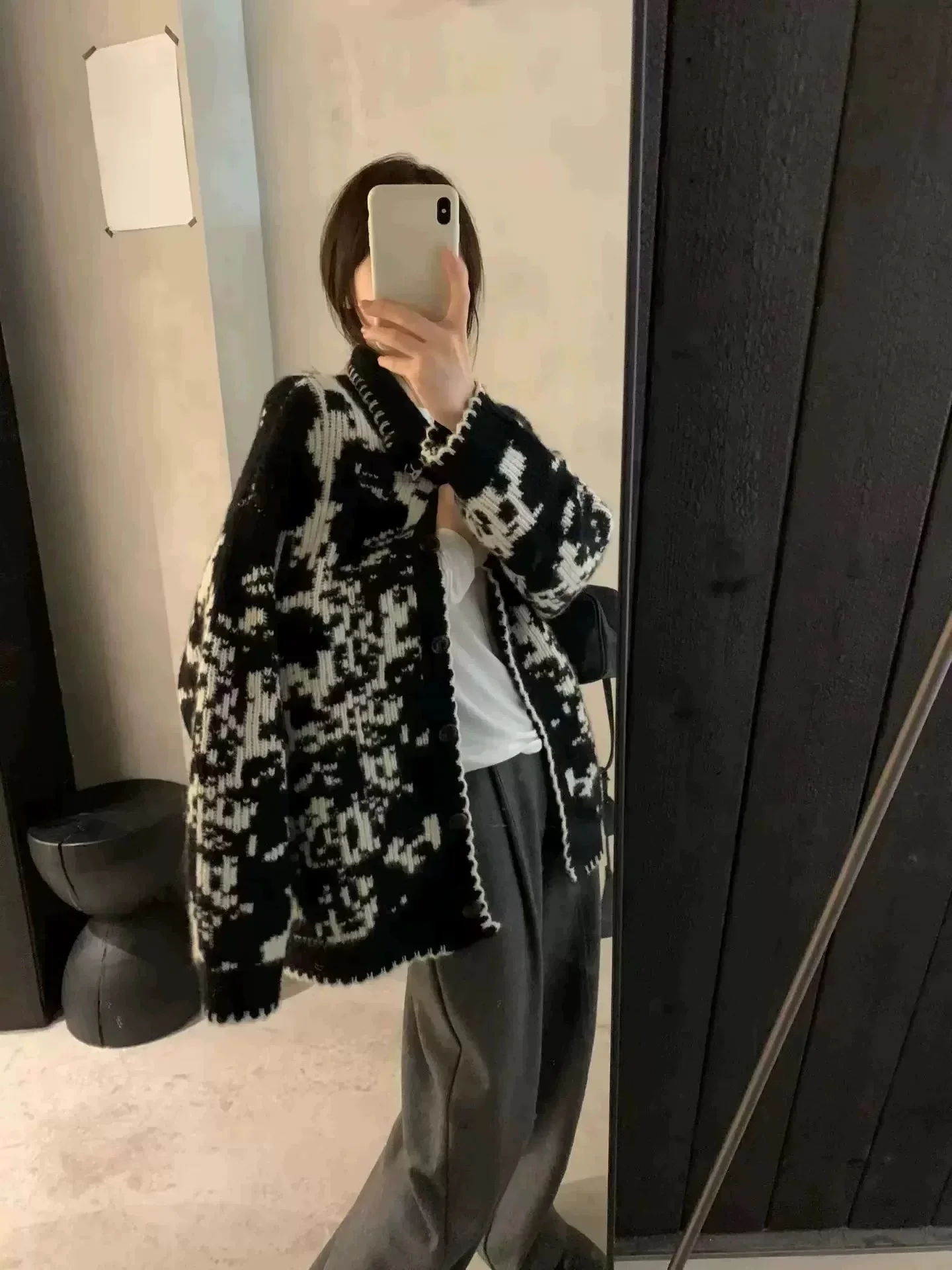 Вязаный свитер в стиле ретро, плотный, с воротником-стойкой, свободный, утепленный, с маленьким воротником, вязаная кофта для женщин, осень-зима, корейский стиль
Вязаный свитер в стиле ретро, плотный, с воротником-стойкой, свободный, утепленный, с маленьким воротником, вязаная кофта для женщин, осень-зима, корейский стиль