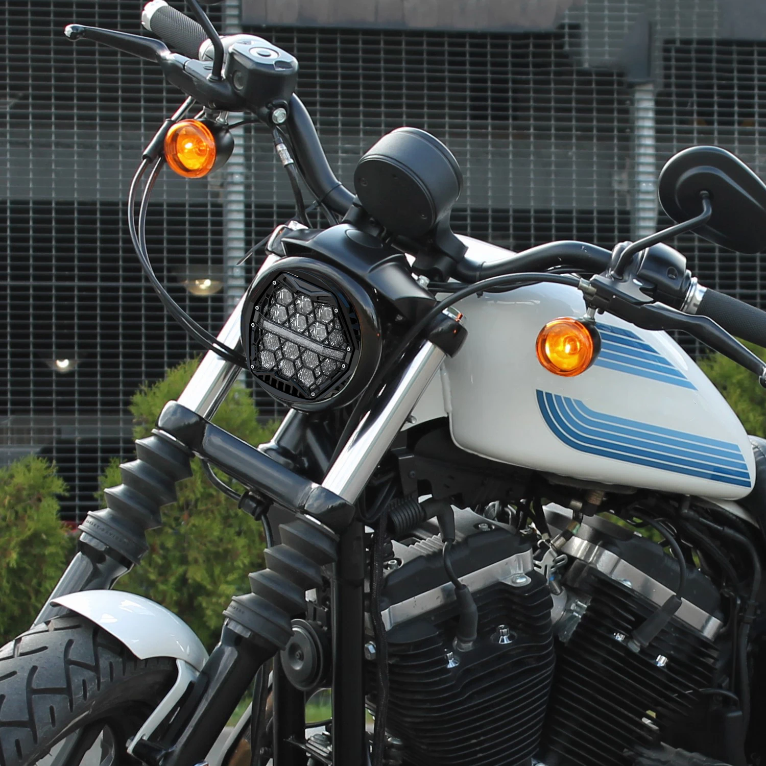 E24 5.75 Inch LED Headlight 12V For Harley Sportster Dyna Softail Motorcycle Headlamp Amber DRL Hi/Low Beam Motorcycle Accessory
E24 5.75 Inch LED Headlight 12V For Harley Sportster Dyna Softail Motorcycle Headlamp Amber DRL Hi/Low Beam Motorcycle Accessory