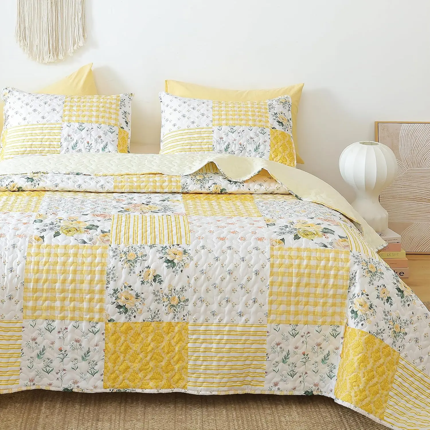 Ultra Soft Floral Quilt Set King Size – 3 Piece Lightweight Bedspread with Pillowcases, All Season Coverlet for Bedroom
Ultra Soft Floral Quilt Set King Size – 3 Piece Lightweight Bedspread with Pillowcases, All Season Coverlet for Bedroom