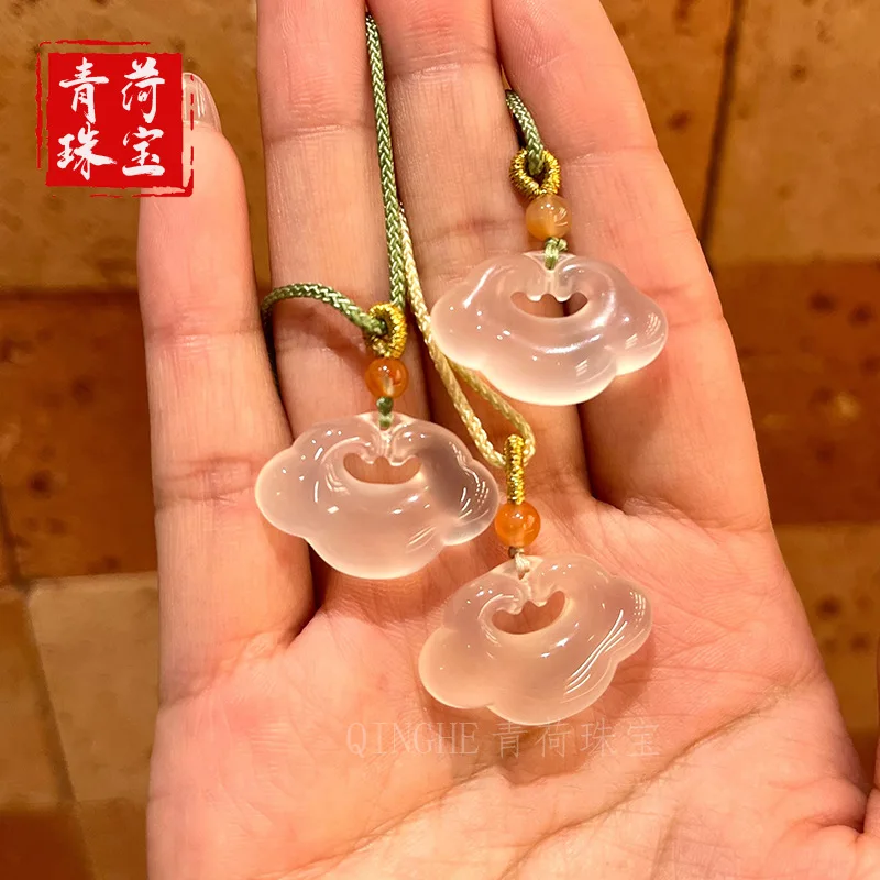 Ожерелье-кулон Ruyi Xiangyun Peace Lock из натурального высококачественного белого халцедонового агата, новый стиль, для женщин
Ожерелье-кулон Ruyi Xiangyun Peace Lock из натурального высококачественного белого халцедонового агата, новый стиль, для женщин