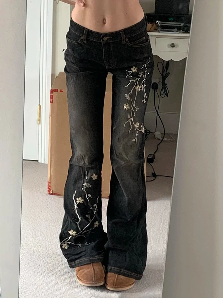 Vintage Floral Embroidery Jeans Y2k 2000s Low Rise Flared Jeans Summer Women's Baggy Jeans Fashion Streetwear Denim Pants
Vintage Floral Embroidery Jeans Y2k 2000s Low Rise Flared Jeans Summer Women's Baggy Jeans Fashion Streetwear Denim Pants