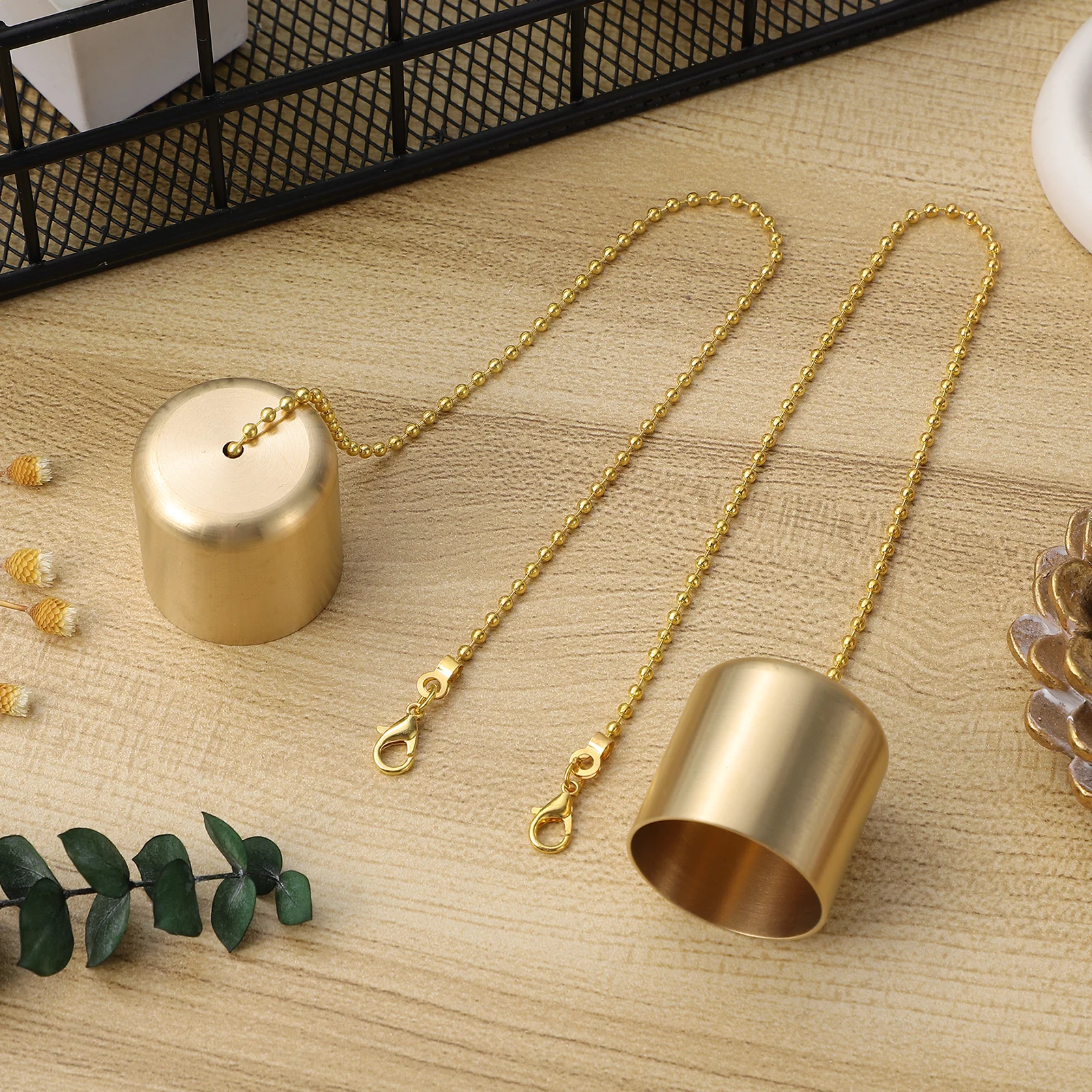 2pcs Extinguisher Snuffer Brass Lampshade Heat Resistant Accessories Scented Tea Light Aromatherapy Candles Flame Tool
2pcs Extinguisher Snuffer Brass Lampshade Heat Resistant Accessories Scented Tea Light Aromatherapy Candles Flame Tool