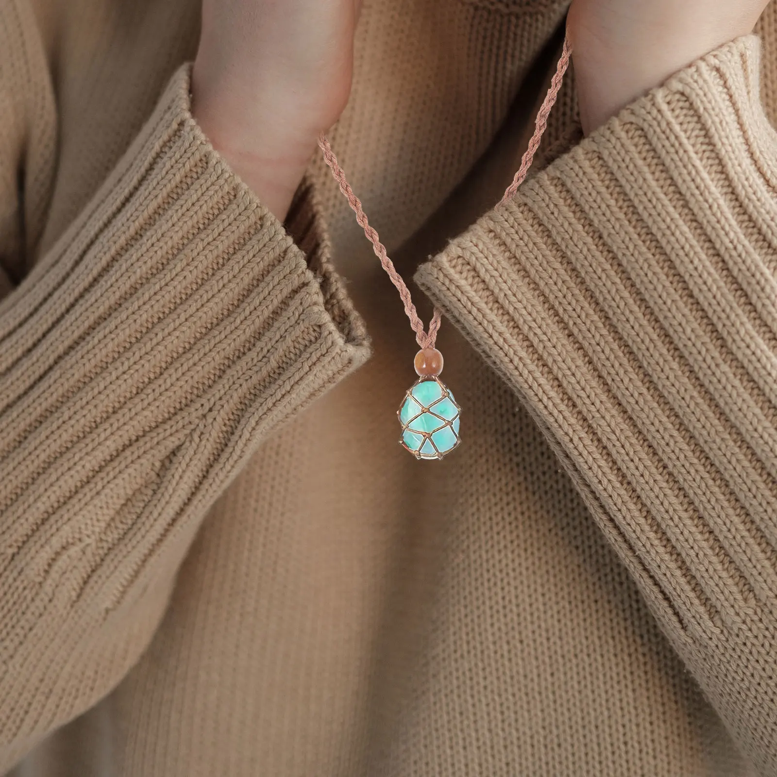 10Pcs Retro Crystal Necklace Stone Cage Holder Hand-Woven Netting Adjustable Gift Necklace Cord Stone Holder Hanging Ornament
10Pcs Retro Crystal Necklace Stone Cage Holder Hand-Woven Netting Adjustable Gift Necklace Cord Stone Holder Hanging Ornament