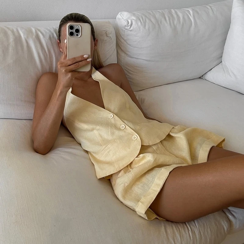 Trendy Button V Neck Halter Camisole & Shorts Outfits Office Lady Simple Commute Suits Summer New Solid Color Fit 2 Piece Sets
Trendy Button V Neck Halter Camisole & Shorts Outfits Office Lady Simple Commute Suits Summer New Solid Color Fit 2 Piece Sets
