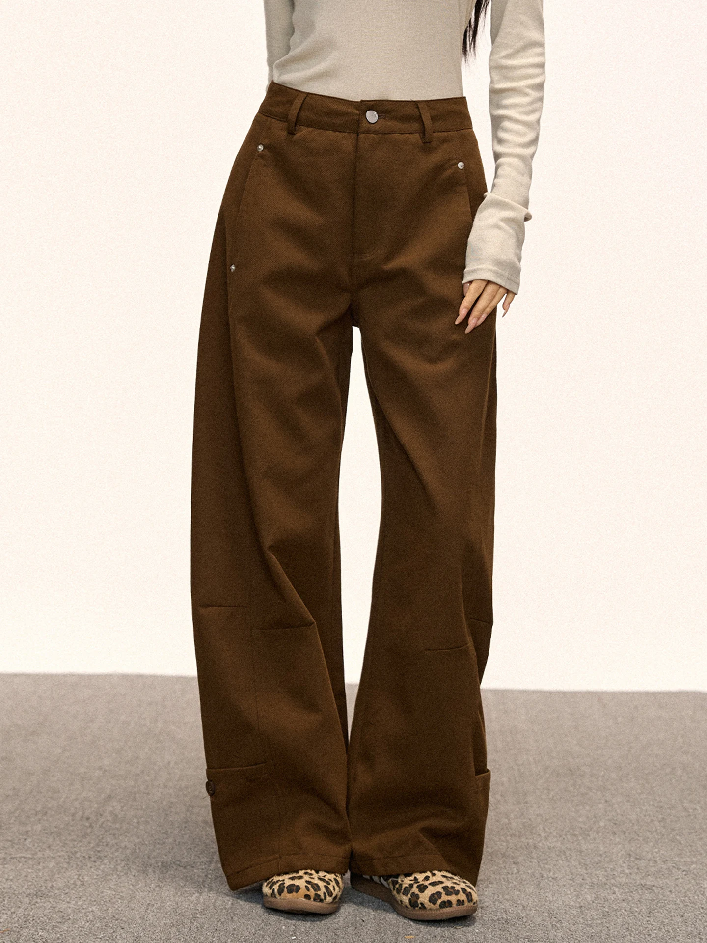 American Retro High Waist Wide Leg Jeans Women Loose Fit Slimming Drapey Knife Design Casual Cotton Denim Trousers
American Retro High Waist Wide Leg Jeans Women Loose Fit Slimming Drapey Knife Design Casual Cotton Denim Trousers