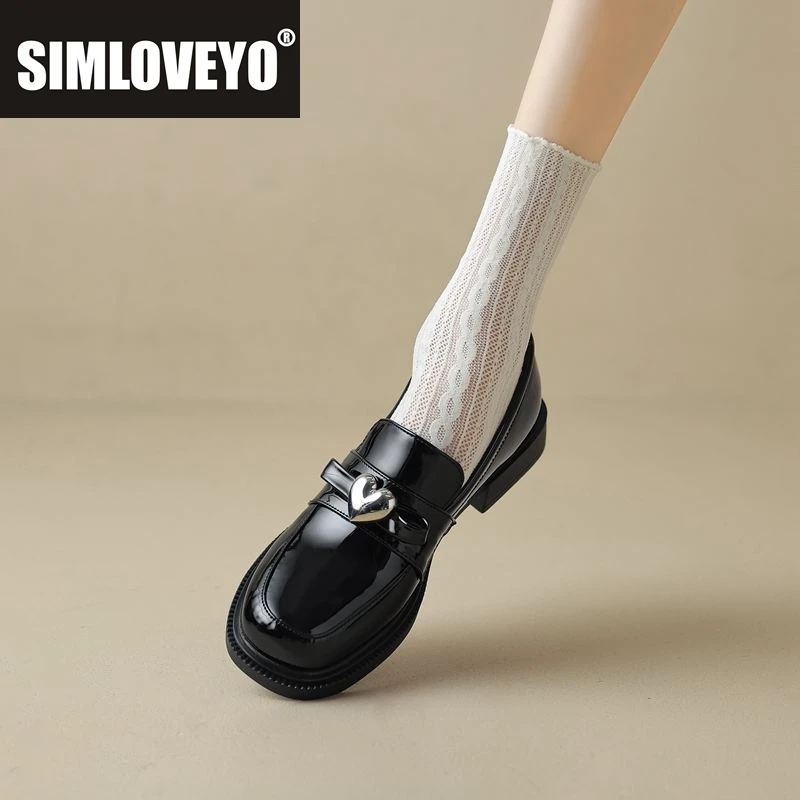 Женские лоферы из лакированной кожи SIMLOVEYO, туфли без шнуровки с круглым носком, с металлическим декором, весенние повседневные туфли на плоской подошве для женщин, большие размеры 41
Женские лоферы из лакированной кожи SIMLOVEYO, туфли без шнуровки с круглым носком, с металлическим декором, весенние повседневные туфли на плоской подошве для женщин, большие размеры 41
