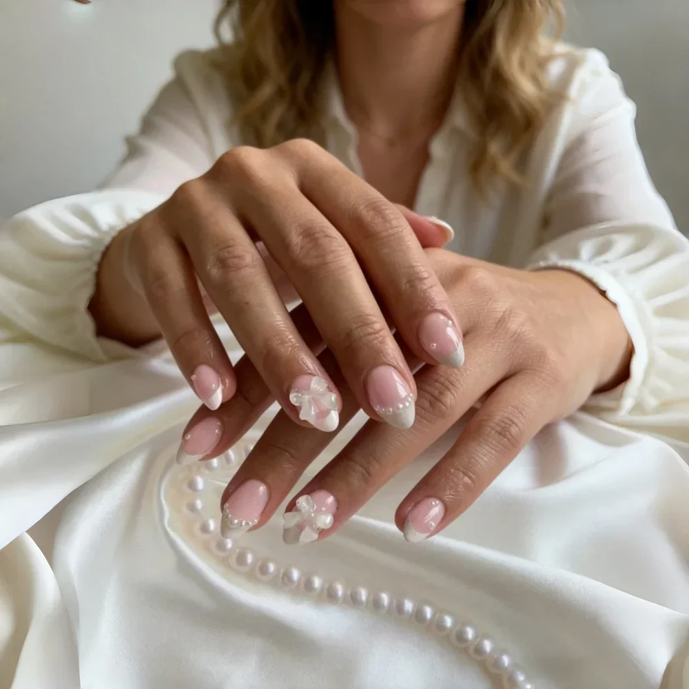 24pcs Short French Tip Press On Nails, Bow & Pearl Design Acrylic False Nail Set
24pcs Short French Tip Press On Nails, Bow & Pearl Design Acrylic False Nail Set