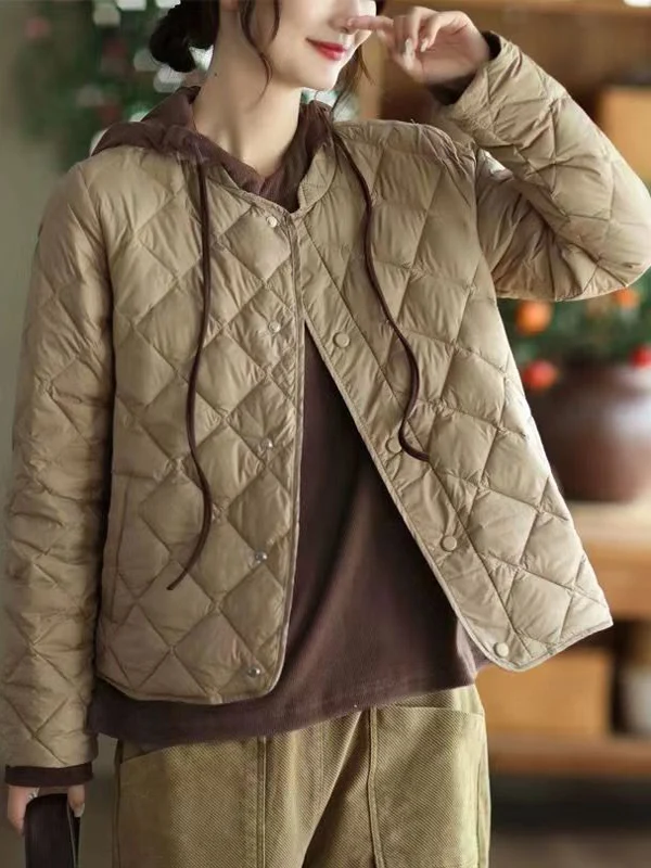 Легкая тонкая пуховая куртка из хлопка с воротником-стойкой, теплая, для осени и зимы, новая, с узором, от известного бренда, для повседневной носки...
Легкая тонкая пуховая куртка из хлопка с воротником-стойкой, теплая, для осени и зимы, новая, с узором, от известного бренда, для повседневной носки...