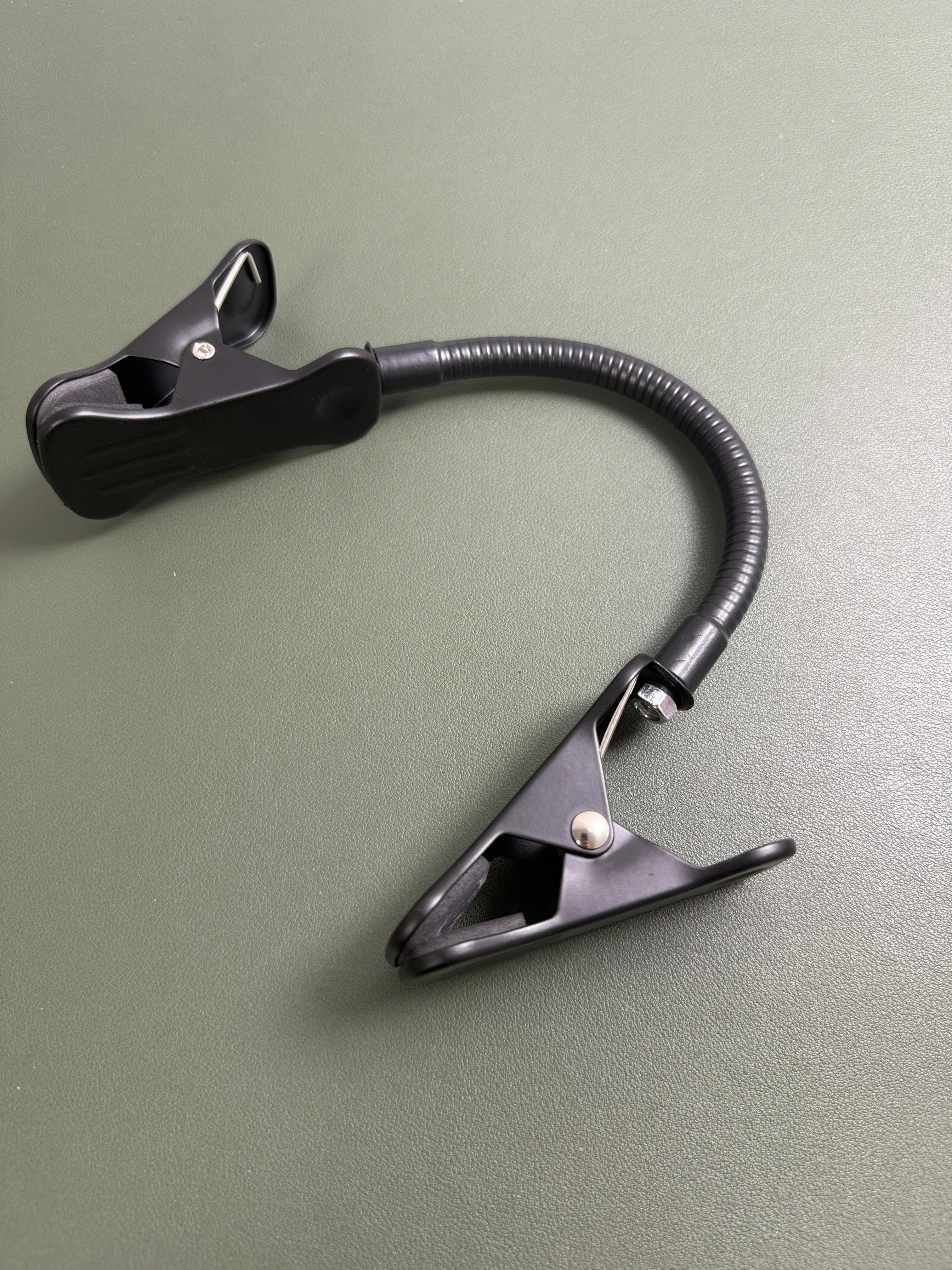 Double Ended A-Shaped Clamp for round Tube Desktop Fixed Bracket with Flexible Hose 360 Degree Bending Multifunctional Clamp
Double Ended A-Shaped Clamp for round Tube Desktop Fixed Bracket with Flexible Hose 360 Degree Bending Multifunctional Clamp