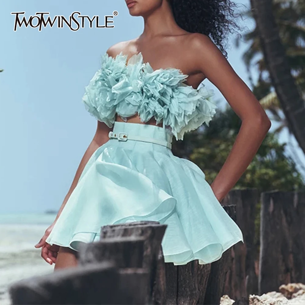 TWOTWINSTYLE однотонный комплект из двух предметов с аппликацией для женщин, топ без бретелек, юбка с высокой талией, комплекты женской модной стиль 
TWOTWINSTYLE однотонный комплект из двух предметов с аппликацией для женщин, топ без бретелек, юбка с высокой талией, комплекты женской модной стиль