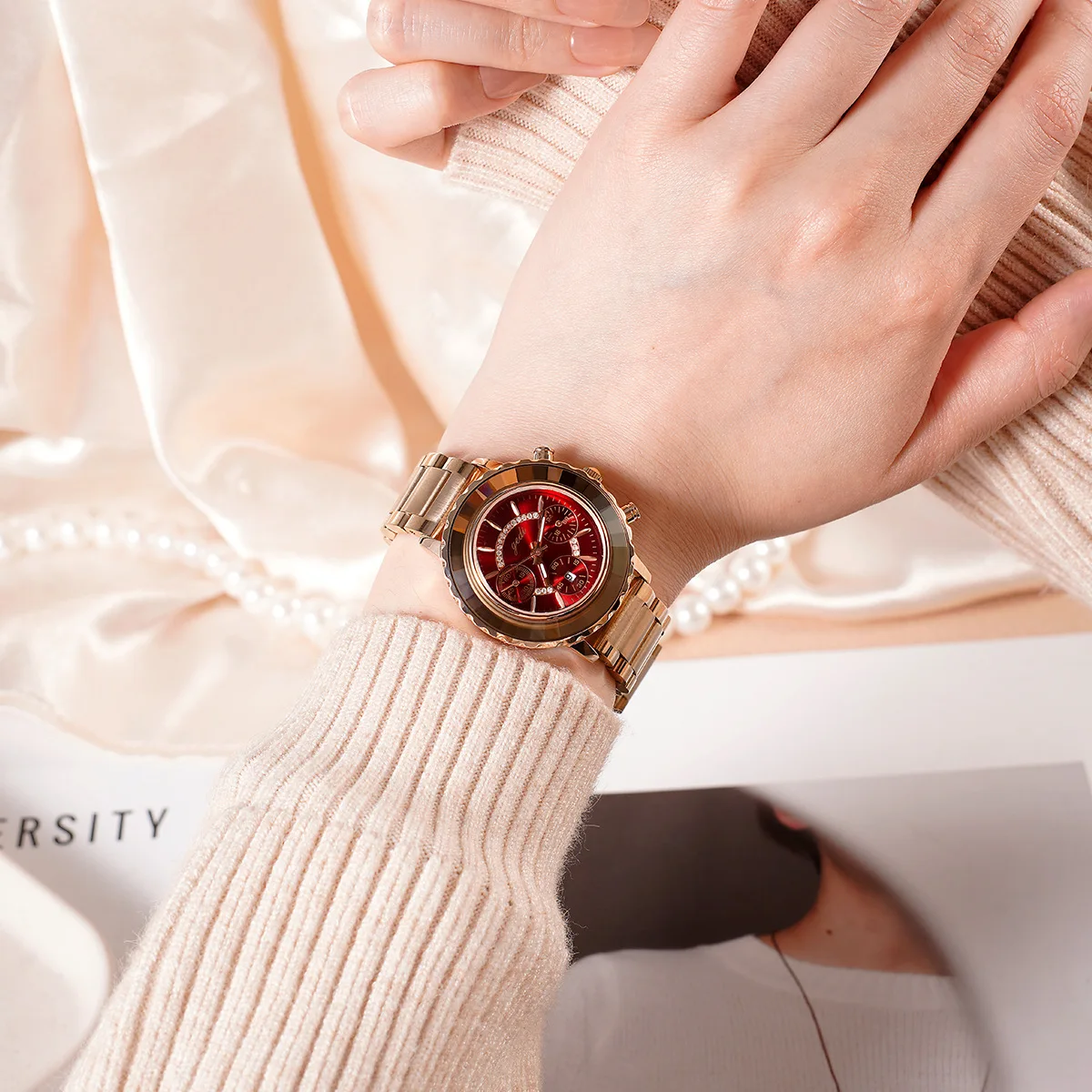 UTHAI 51019 CQ499 Новые модные и повседневные женские часы, деловые легкие роскошные темпераментные водонепроницаемые кварцевые часы 
UTHAI 51019 CQ499 Новые модные и повседневные женские часы, деловые легкие роскошные темпераментные водонепроницаемые кварцевые часы