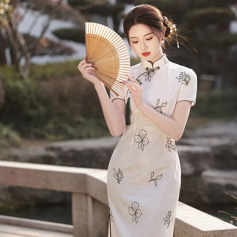 Летнее нежное улучшенное платье-Ципао с вышивкой Yourqipao в китайском стиле, длинное свежее вечернее платье для женщин
Летнее нежное улучшенное платье-Ципао с вышивкой Yourqipao в китайском стиле, длинное свежее вечернее платье для женщин