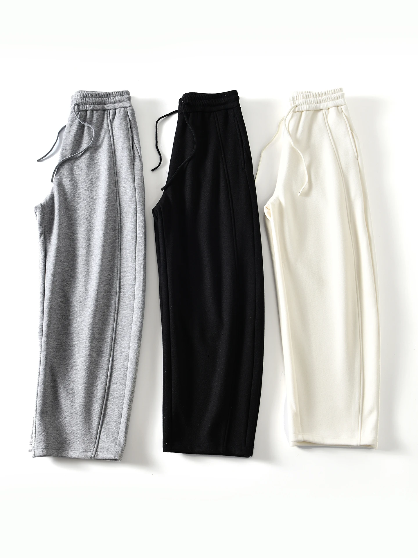 Men's Casual Fleece Lined Wool Blend Composite Fleece Wide Leg Pants High Waist Elastic Waistband Warm Comfortable Autumn Winter
Men's Casual Fleece Lined Wool Blend Composite Fleece Wide Leg Pants High Waist Elastic Waistband Warm Comfortable Autumn Winter