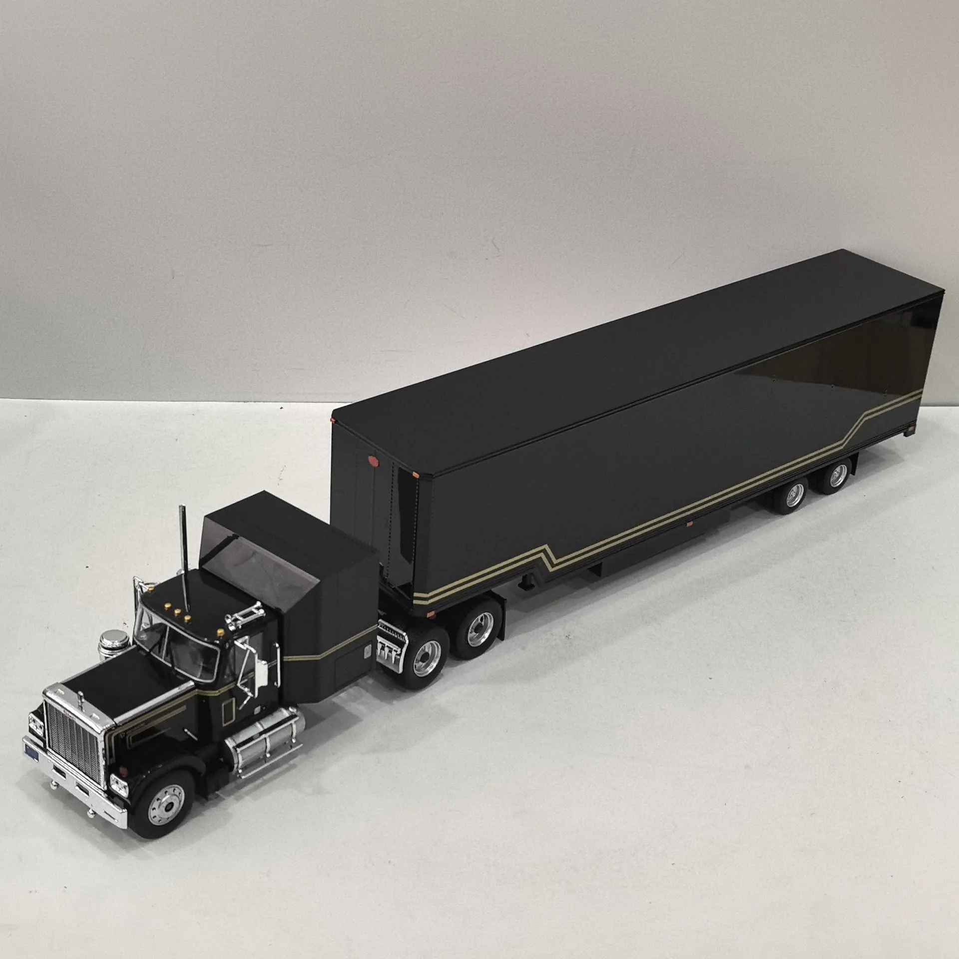 Diecast IXO 1:43 Scale GMC General Alloy Car Model Collectible Toy Gift Souvenir Display Ornament
Diecast IXO 1:43 Scale GMC General Alloy Car Model Collectible Toy Gift Souvenir Display Ornament