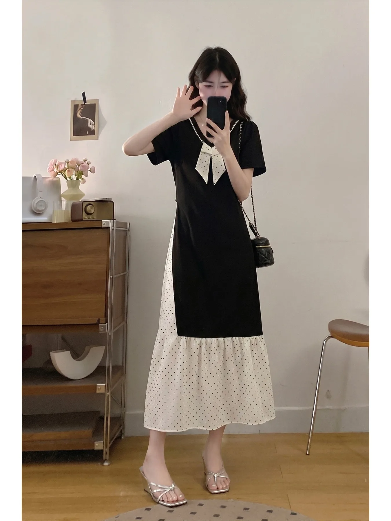 Elegant plus Size Women's Dress Summer Korean Style Casual A-Line Midi Skirt Slimming Meat Covering Short Sleeve V-Neck Dress
Elegant plus Size Women's Dress Summer Korean Style Casual A-Line Midi Skirt Slimming Meat Covering Short Sleeve V-Neck Dress