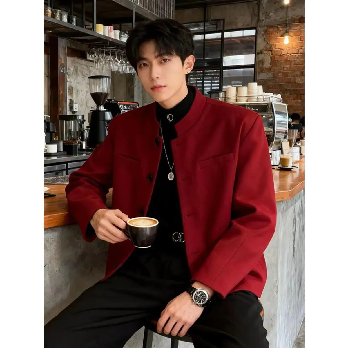 New Chinese Sle ort Pad oulder Suit Jaet in Wine Red for Men And Women with Stand Collar Zipper Decorated Casual Oute...
New Chinese Sle ort Pad oulder Suit Jaet in Wine Red for Men And Women with Stand Collar Zipper Decorated Casual Oute...