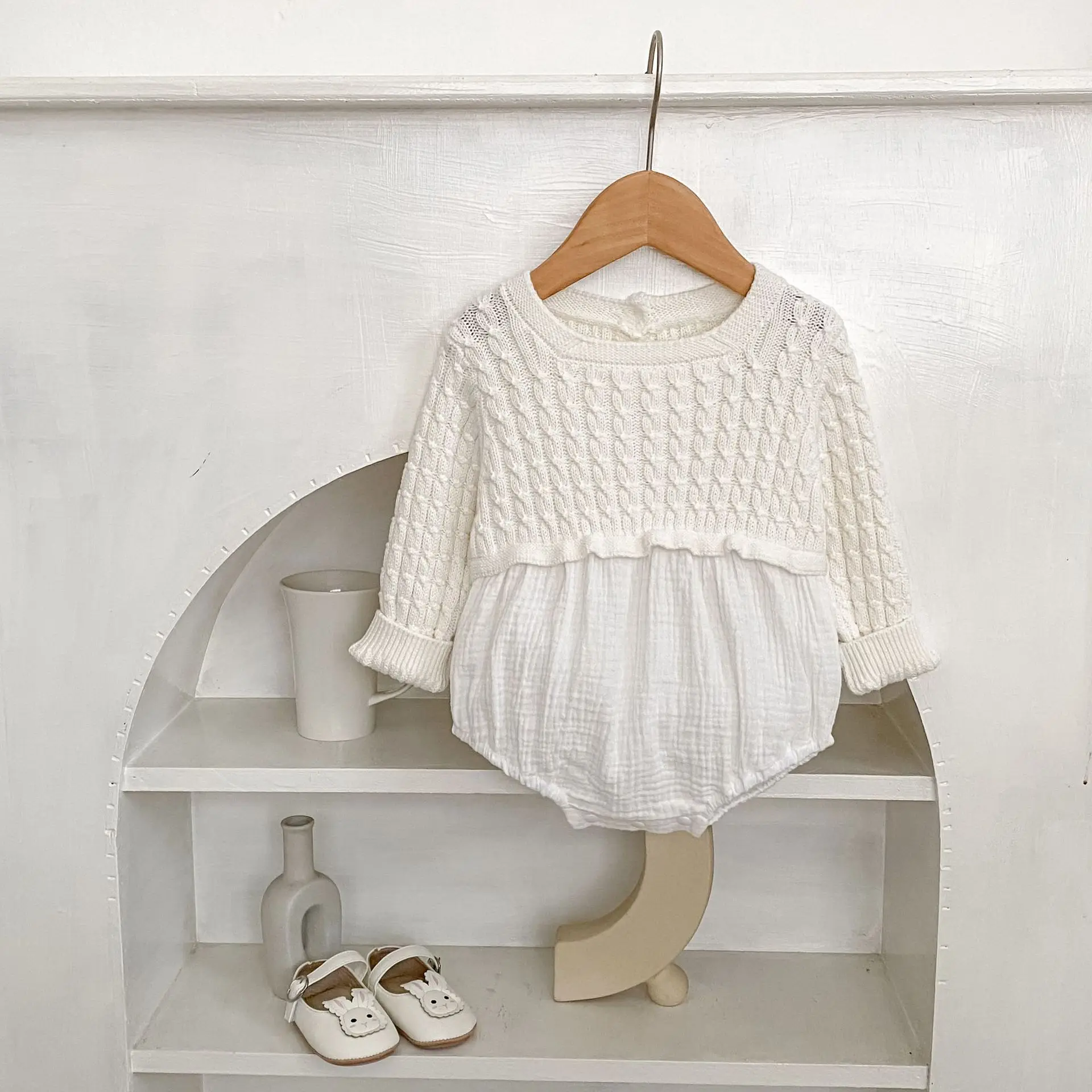 New autumn clothing for babies aged 0-3, cute baby girl knitted patchwork long sleeved jumpsuit
New autumn clothing for babies aged 0-3, cute baby girl knitted patchwork long sleeved jumpsuit