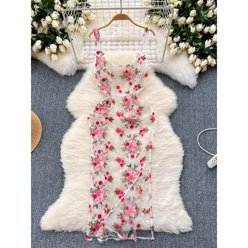 Holiday Heavy-duty Embroidered Mesh Sling Dress Women 2024 New Fashion Stacked Vintage Split Midi Long Beach Dress Women
Holiday Heavy-duty Embroidered Mesh Sling Dress Women 2024 New Fashion Stacked Vintage Split Midi Long Beach Dress Women