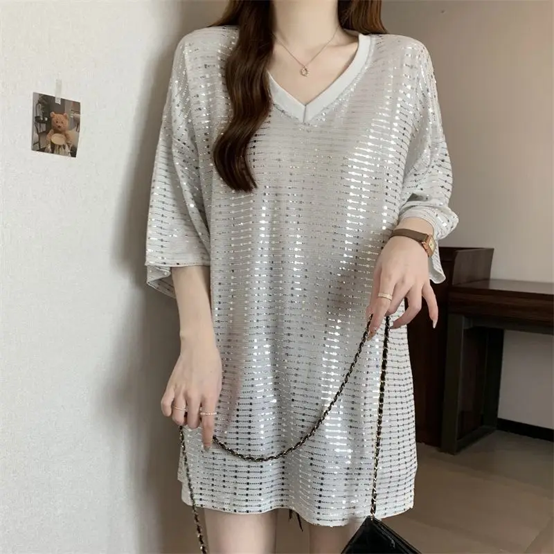 Korean Style Summer New Women's Solid Color V-Neck Sequined Fashion Casual All-match Loose Short Sleeve Mid-length T-Shirts Top
Korean Style Summer New Women's Solid Color V-Neck Sequined Fashion Casual All-match Loose Short Sleeve Mid-length T-Shirts Top