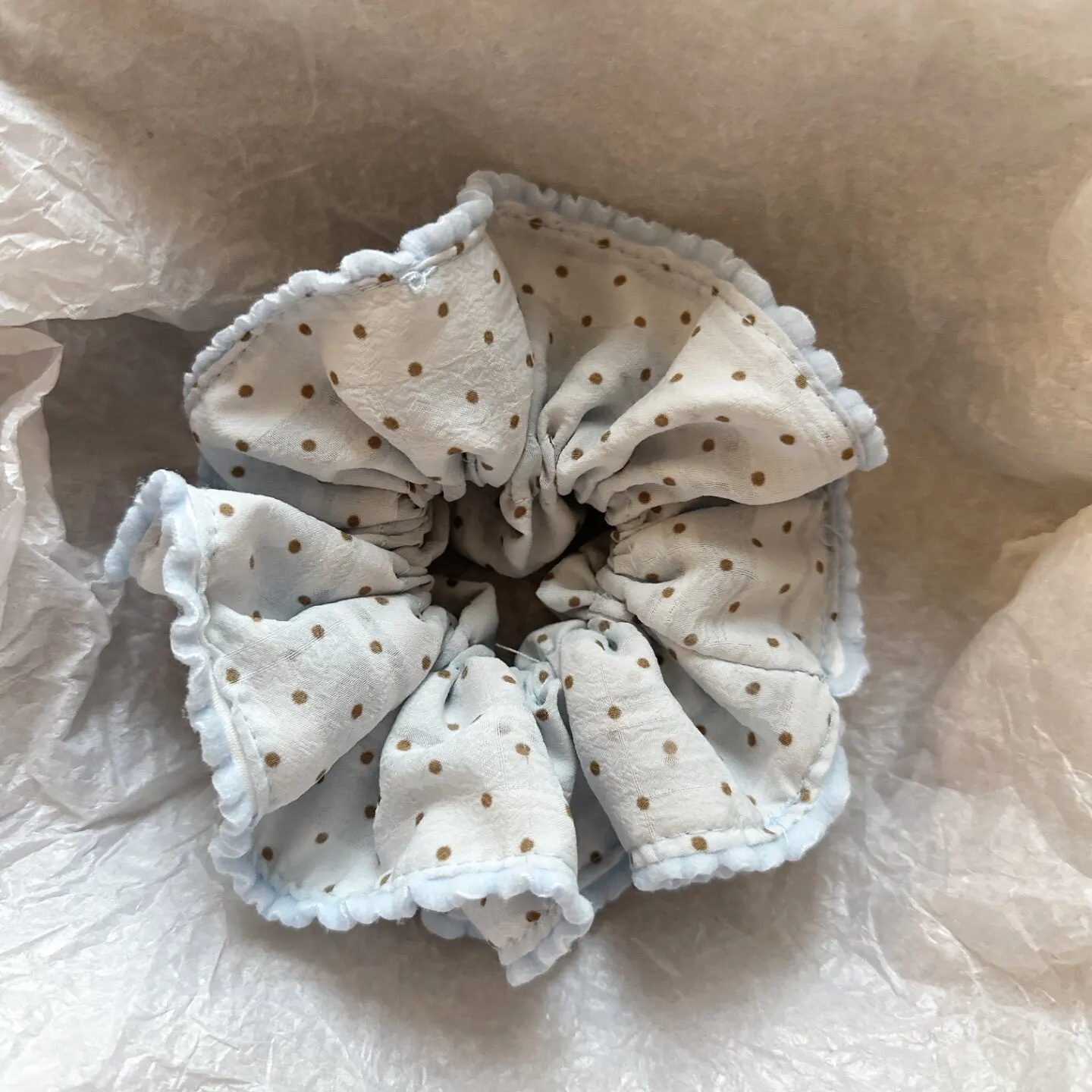 Premium Double Layer Scrunchie Light Blue Polka Dot for Ponytail and Bun Sweet Korean Style Soft Elastic Lightweight Daily Use
Premium Double Layer Scrunchie Light Blue Polka Dot for Ponytail and Bun Sweet Korean Style Soft Elastic Lightweight Daily Use