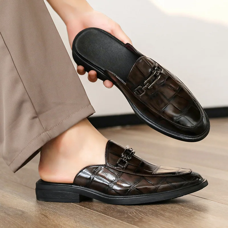 Summer Fashion New Men's Brown Half Slippers Metal Button Patent Leather Shoes Male Casual Mules Moccasins Breathable Loafers
Summer Fashion New Men's Brown Half Slippers Metal Button Patent Leather Shoes Male Casual Mules Moccasins Breathable Loafers