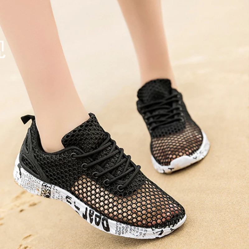 Large-Size Hollow Breathable Casual Sneakers Couples' Non-Slip Soft-Soled Beach Shoes Lightweight And Simple Spring And Summer
Large-Size Hollow Breathable Casual Sneakers Couples' Non-Slip Soft-Soled Beach Shoes Lightweight And Simple Spring And Summer