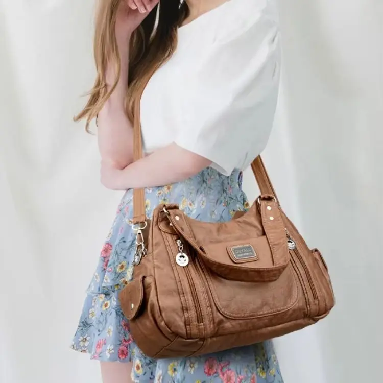 Women's Large-Capacity Genuine Leather Bag: Relaxed, Casual Style; Versatile Crossbody Bag for Daily Commuting; Durable
Women's Large-Capacity Genuine Leather Bag: Relaxed, Casual Style; Versatile Crossbody Bag for Daily Commuting; Durable