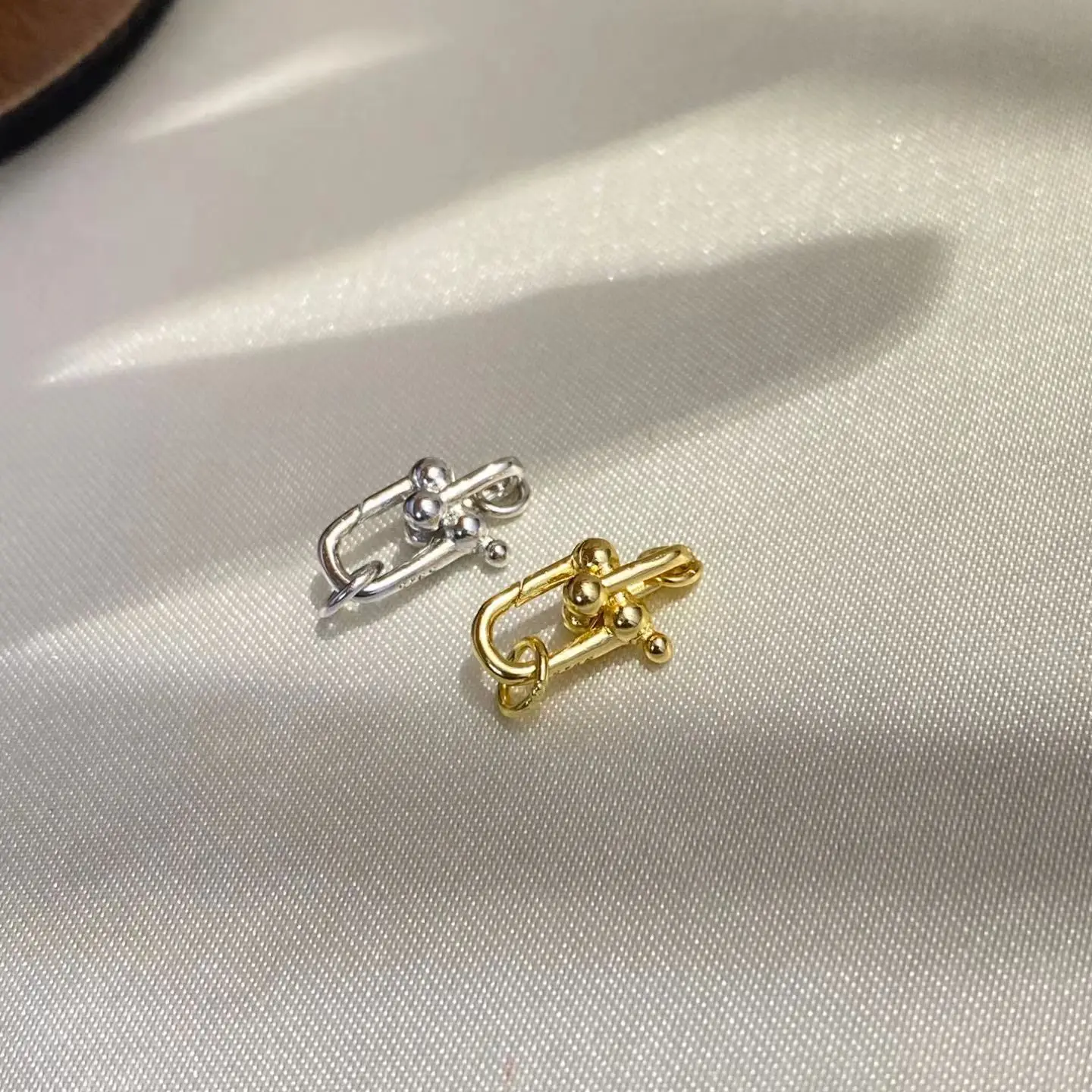 Wholesale DIY S925 Sterling Silver Clasp Necklace Bracelet Clasp Hook Accessories for 5-8mm Pearls 5pcs/lot
Wholesale DIY S925 Sterling Silver Clasp Necklace Bracelet Clasp Hook Accessories for 5-8mm Pearls 5pcs/lot