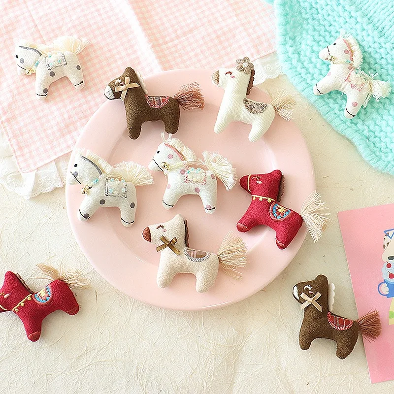 Red Cartoon Pony Brooch Cute Plush Toy Pin for Women Clothing Hat Shoe Decoration Premium Soft Accessory Daily Party Use New
Red Cartoon Pony Brooch Cute Plush Toy Pin for Women Clothing Hat Shoe Decoration Premium Soft Accessory Daily Party Use New