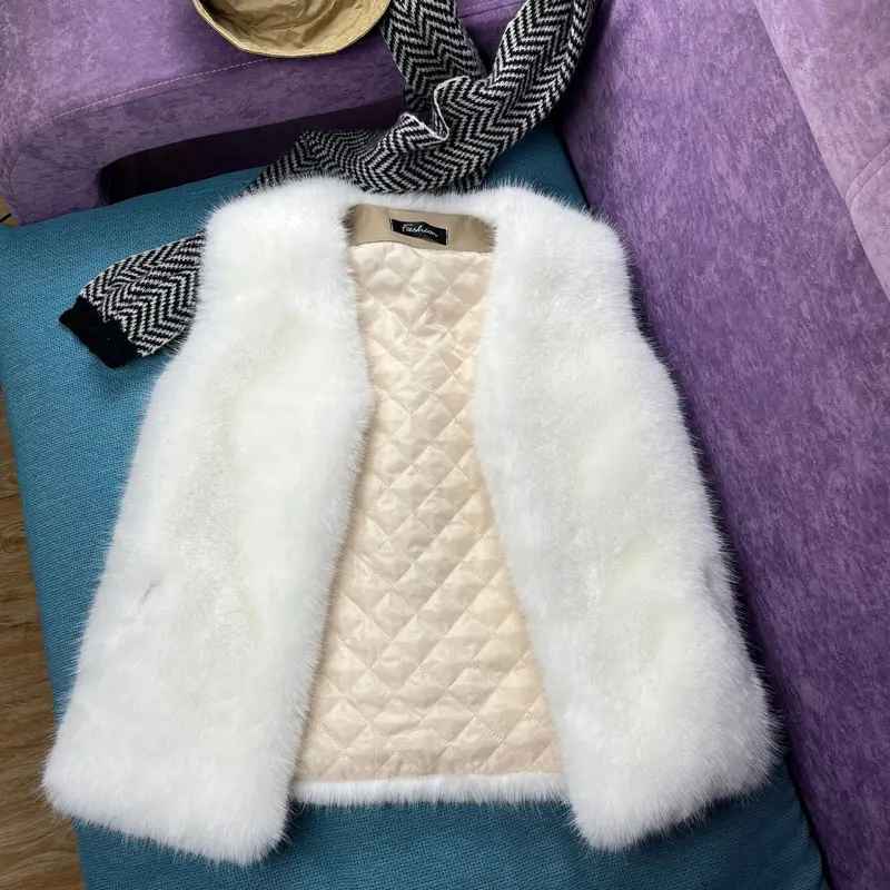 2024 Men's Short Autumn and Winter New Imitation Fox Fur Vest Fur Integrated Thermal Vest
2024 Men's Short Autumn and Winter New Imitation Fox Fur Vest Fur Integrated Thermal Vest