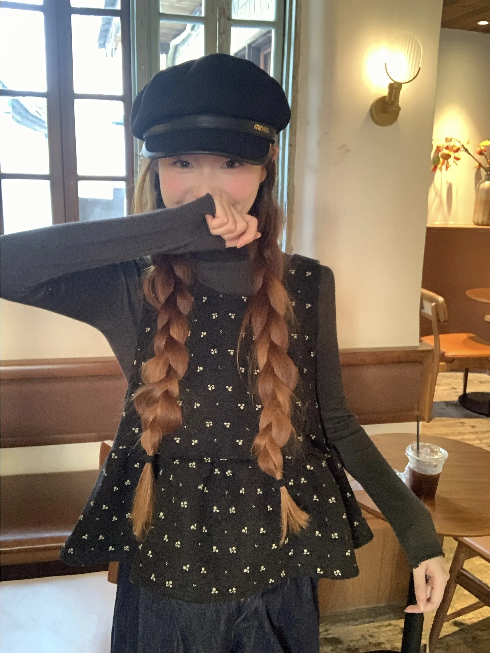 Fashionable Retro Layered Woolen Set Women's Long Sleeve Base Shirt And Sleeveless Vest Two-Piece Trendy Outfit for Summer
Fashionable Retro Layered Woolen Set Women's Long Sleeve Base Shirt And Sleeveless Vest Two-Piece Trendy Outfit for Summer