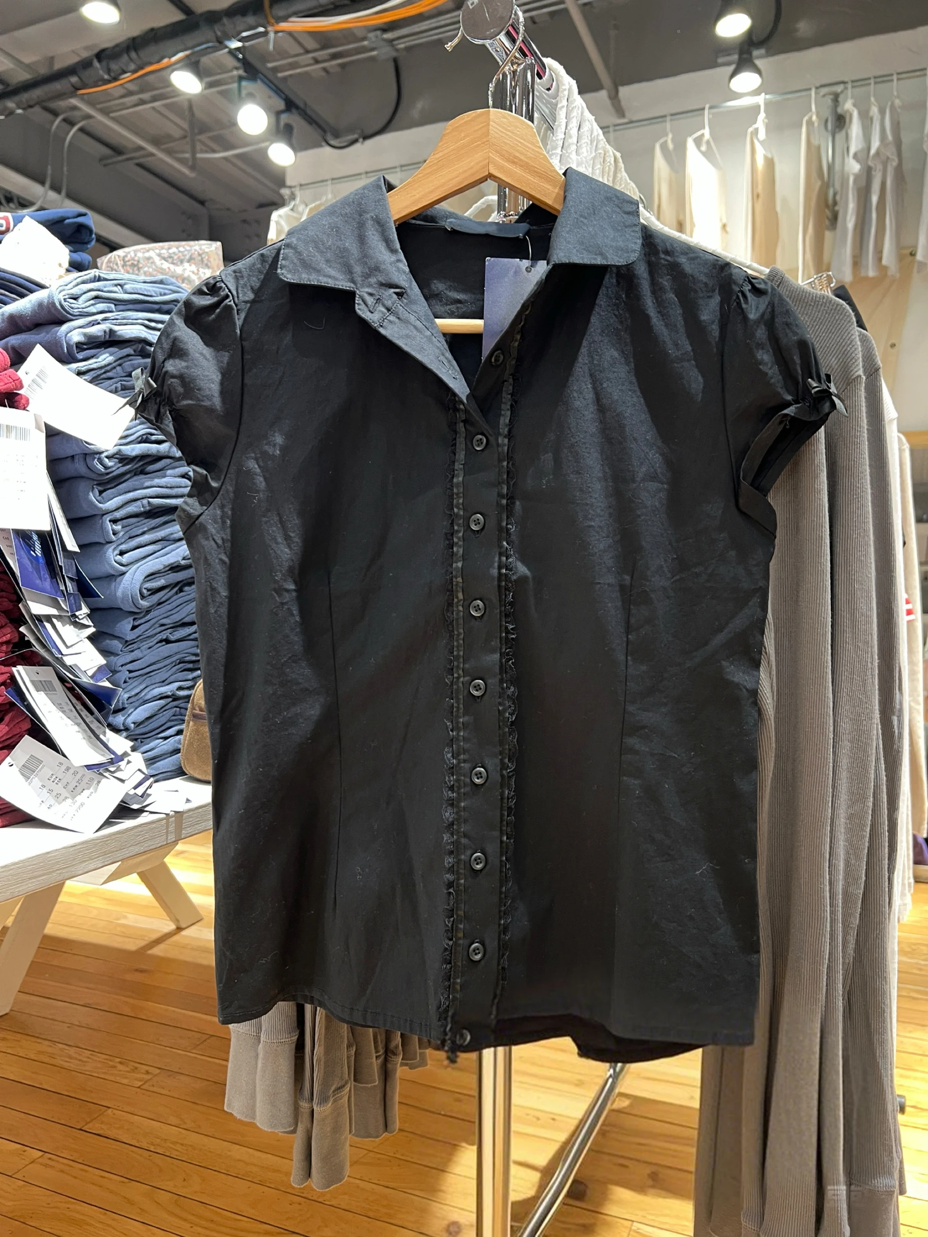 Lace Trim Black Bow Short Sleeve Blouse Women Turndown Collar Single Breasted Cinched Shirt Top New Sweet Casual Fashion Blouses 
Lace Trim Black Bow Short Sleeve Blouse Women Turndown Collar Single Breasted Cinched Shirt Top New Sweet Casual Fashion Blouses
