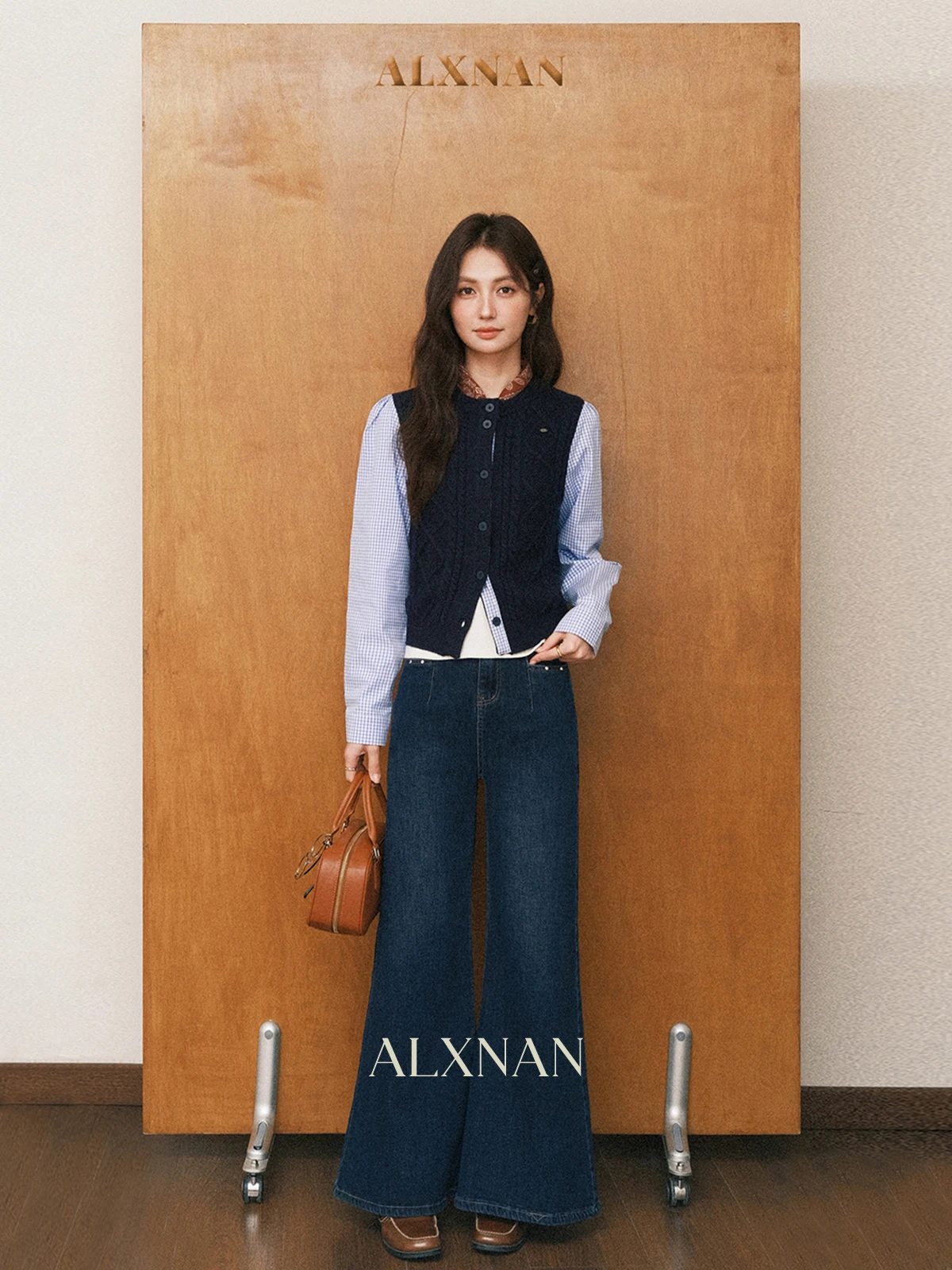 ALXNAN Blue Jeans Vintage High-waist Wide-leg Straight Denim Jeans Women 2025 Autumn Casual Cotton Baggy Pants Female L57285
ALXNAN Blue Jeans Vintage High-waist Wide-leg Straight Denim Jeans Women 2025 Autumn Casual Cotton Baggy Pants Female L57285