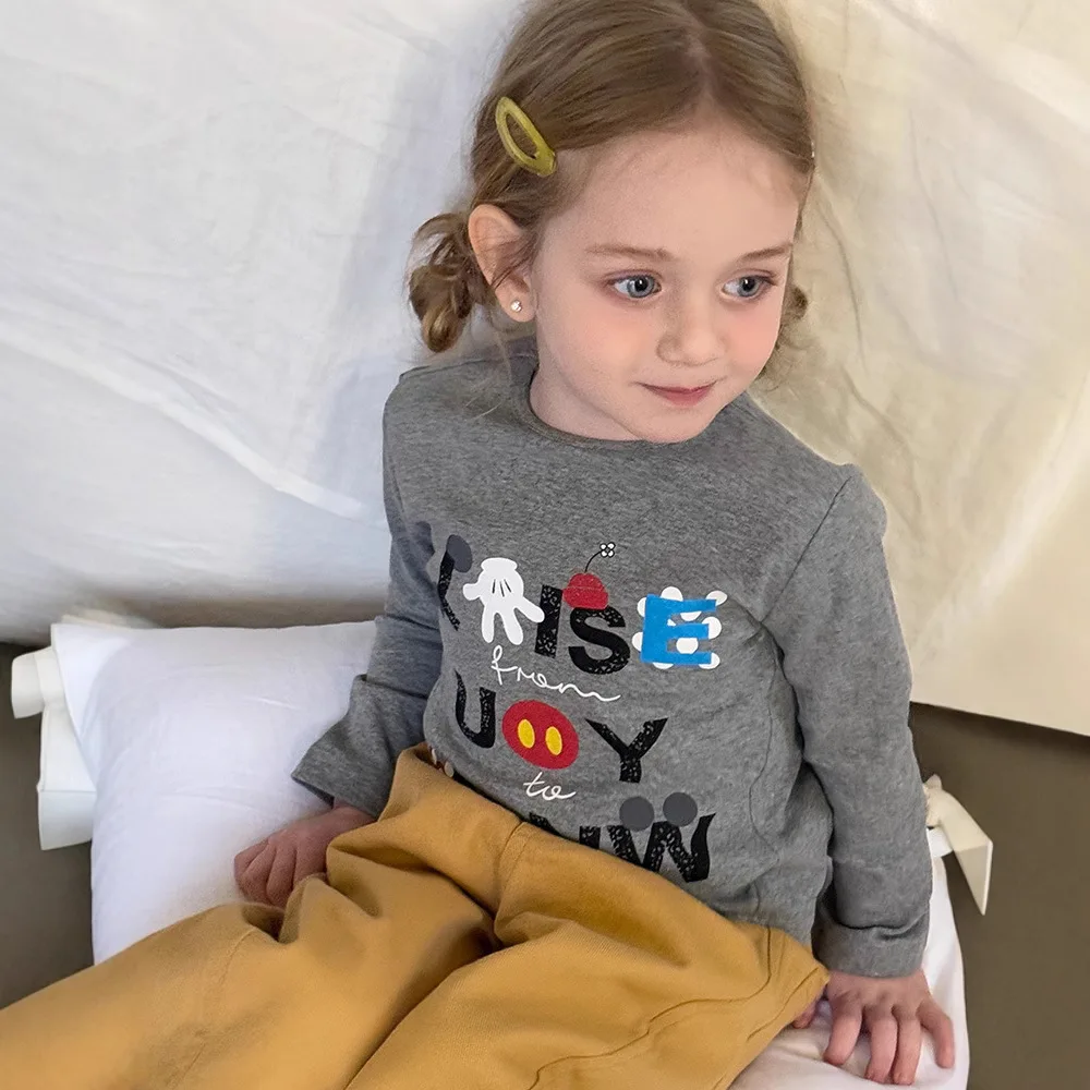 2025 Spring New Children Long Sleeve T Shirts Cotton Baby Girls Letter Print Casual Tees Kids Versatile Bottoming Shirts
2025 Spring New Children Long Sleeve T Shirts Cotton Baby Girls Letter Print Casual Tees Kids Versatile Bottoming Shirts