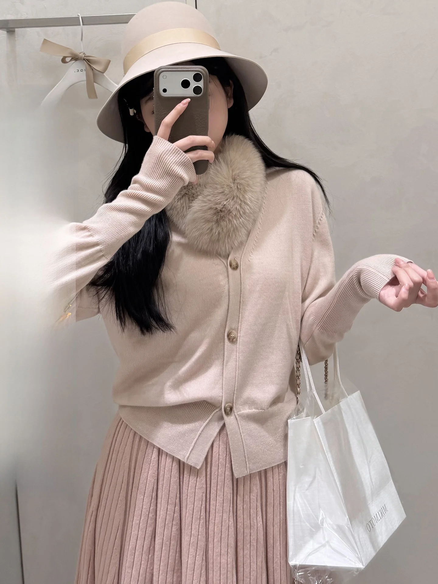 Zearzz Woolen Knitted V-Ne Sweater for Women Casual Long Sve Button up Cardigan Inner And Outer Wear Suitable for Commuting
Zearzz Woolen Knitted V-Ne Sweater for Women Casual Long Sve Button up Cardigan Inner And Outer Wear Suitable for Commuting