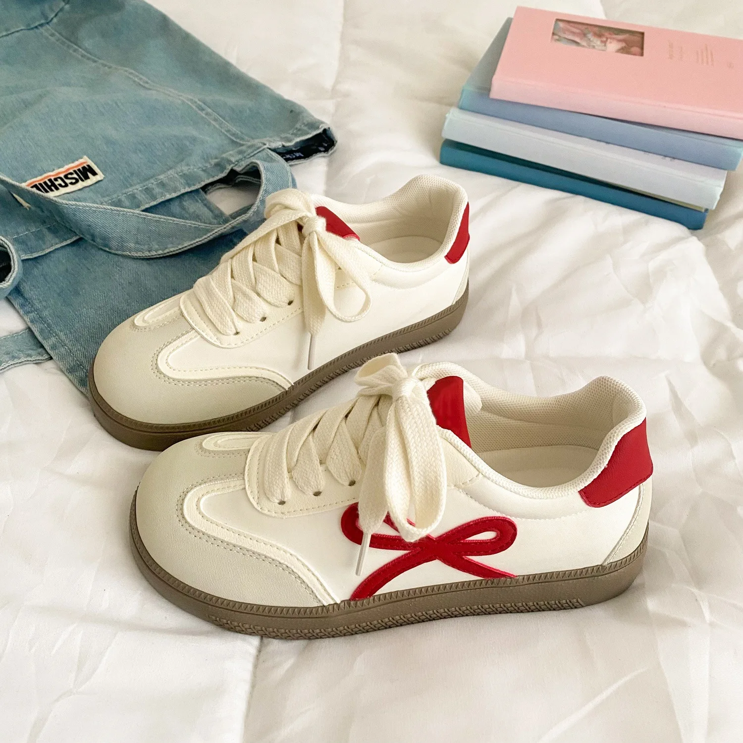 Women's Casual Shoes 2026 Spring Summer Thick Soled Relaxed Training Shoes Women's New Retro Casual Shoes Student Sports Shoes
Women's Casual Shoes 2026 Spring Summer Thick Soled Relaxed Training Shoes Women's New Retro Casual Shoes Student Sports Shoes