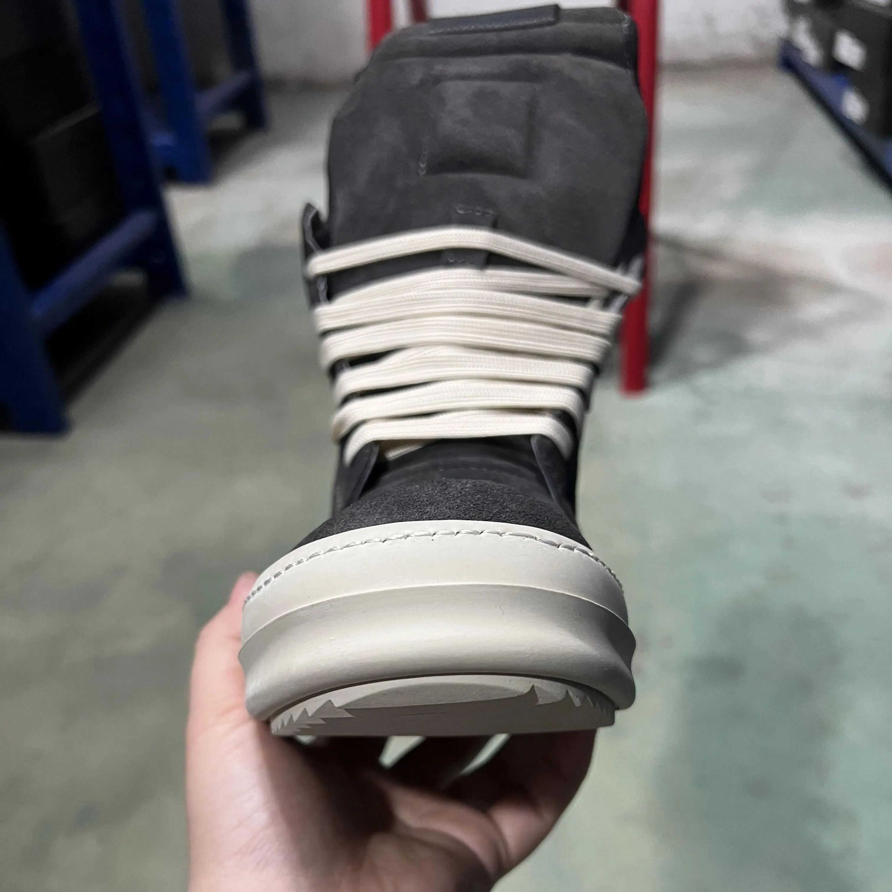 Brand Men Suede Leather Shoe Dark Gray High Top Woman Geo Sneakers Ro Designer Luxury Casual Shoes Zipper Thick Soled Ankle Boot
Brand Men Suede Leather Shoe Dark Gray High Top Woman Geo Sneakers Ro Designer Luxury Casual Shoes Zipper Thick Soled Ankle Boot