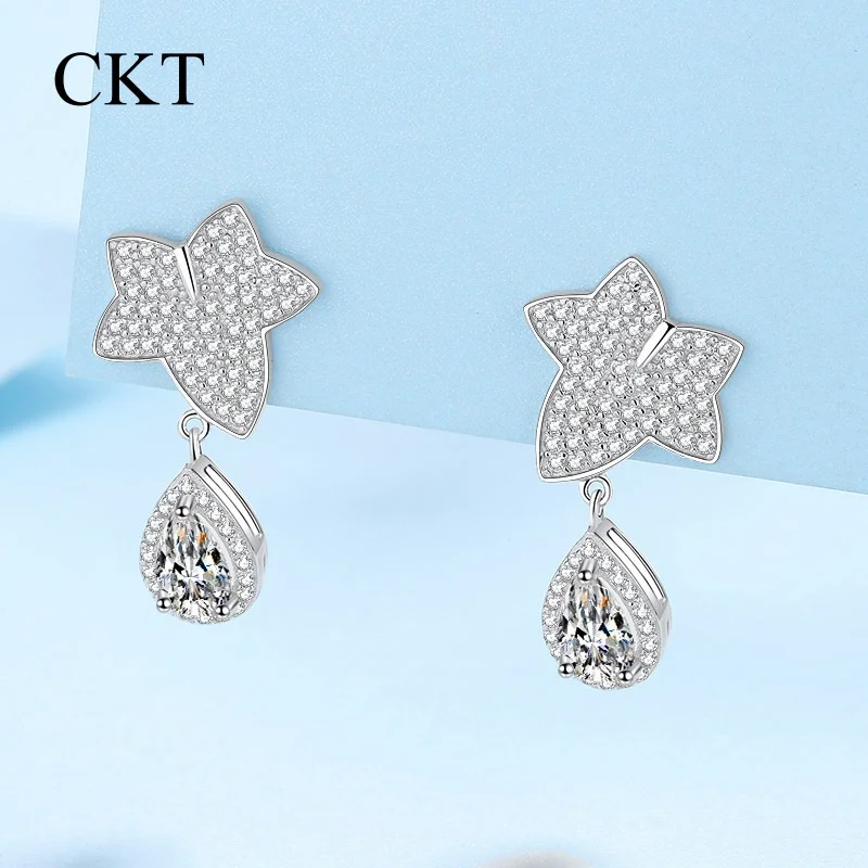 18k White Gold Classic Women PT950 Platinum Drop Earrings Maple Leaf Shape 1/2ct Moissanite Brilliant Wedding Fine Jewelry Girl
18k White Gold Classic Women PT950 Platinum Drop Earrings Maple Leaf Shape 1/2ct Moissanite Brilliant Wedding Fine Jewelry Girl