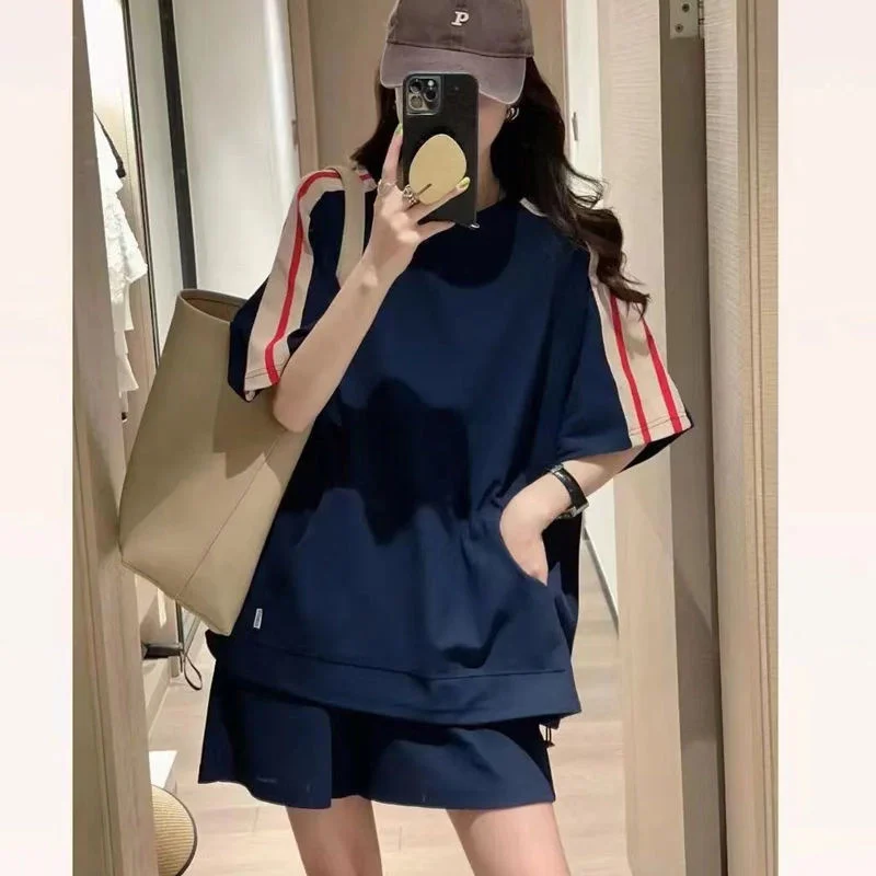 plus Size Women's Casual Sporty Loose Fit Short Sleeve Shorts Set Thin Material Trendy Ins Style Polyester Fabric Summer Wear
plus Size Women's Casual Sporty Loose Fit Short Sleeve Shorts Set Thin Material Trendy Ins Style Polyester Fabric Summer Wear