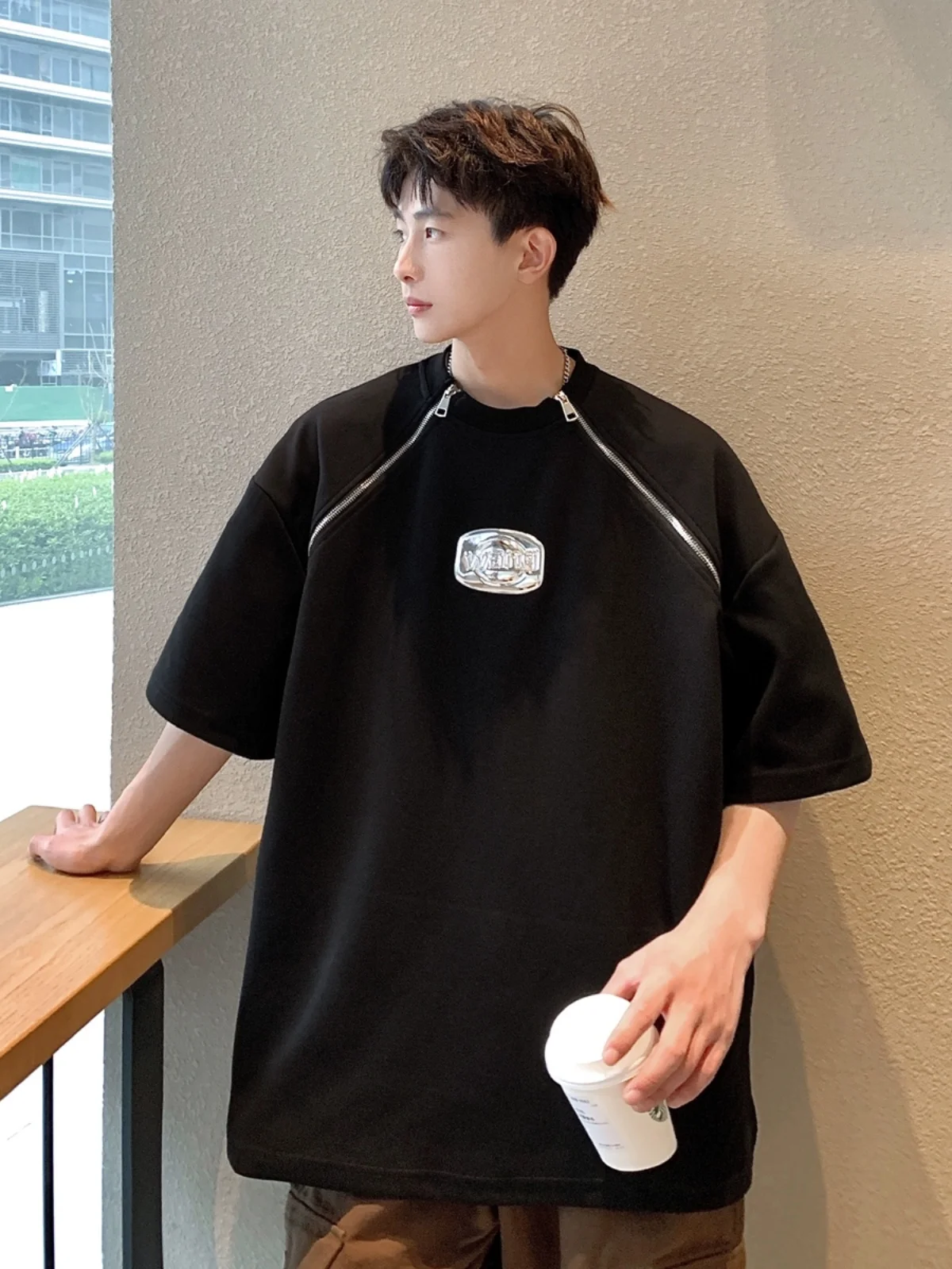 oulder Padded Zipper T-irt Men's Summer High-End Sle Cool ort Sve Casual Faion round Ne Double Zipper Design
oulder Padded Zipper T-irt Men's Summer High-End Sle Cool ort Sve Casual Faion round Ne Double Zipper Design