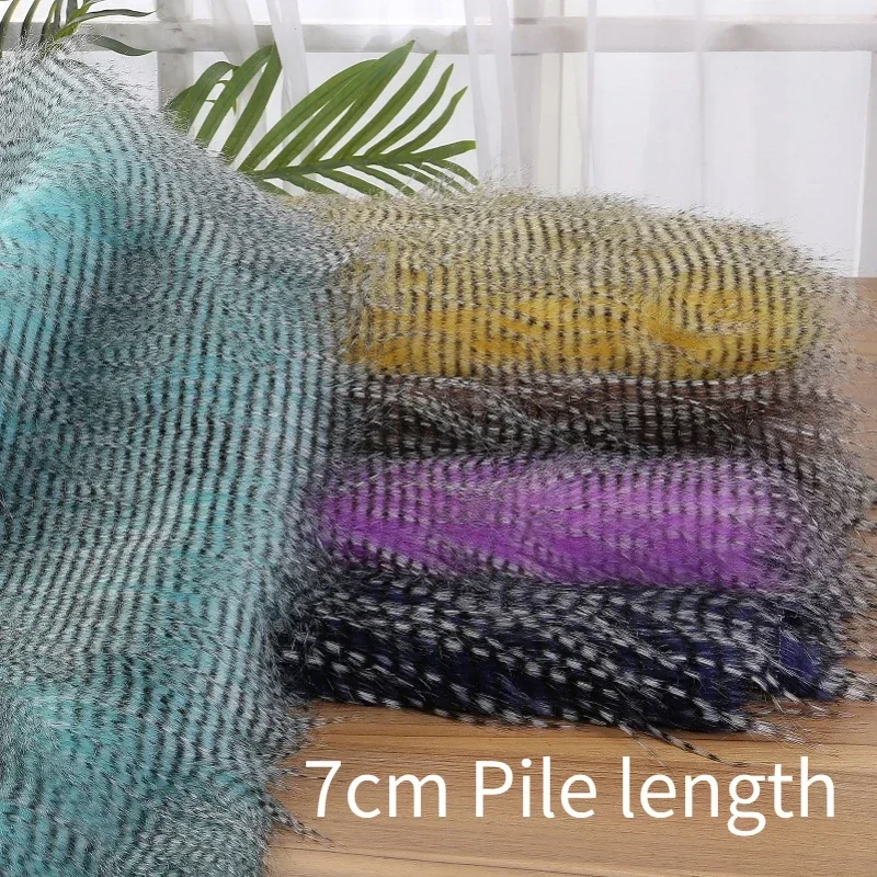 7 см длинный ворс плюшевая ткань имитация волос павлина представление одежда реквизит фон ткань украшения ткань шитье своими руками 
7 см длинный ворс плюшевая ткань имитация волос павлина представление одежда реквизит фон ткань украшения ткань шитье своими руками